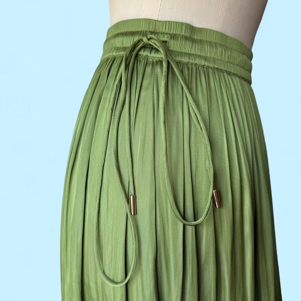 Unbranded Women's Green Skirt - Picture 2 of 5